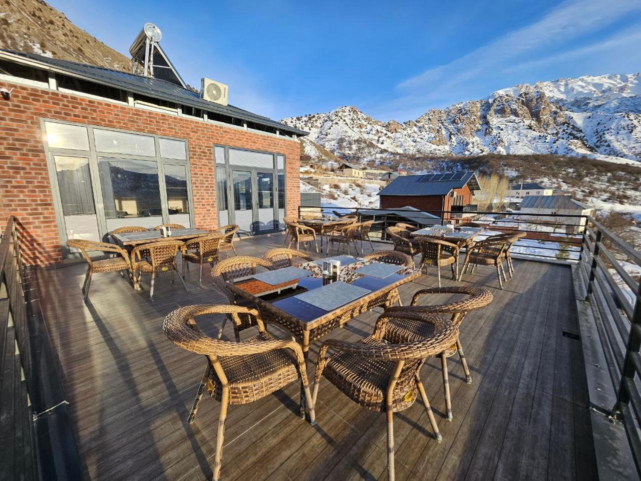 Panorama Lux Guest House Chimgan Exterior photo