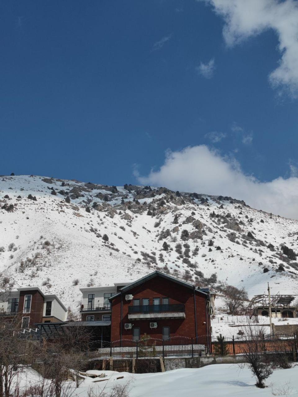 Panorama Lux Guest House Chimgan Exterior photo